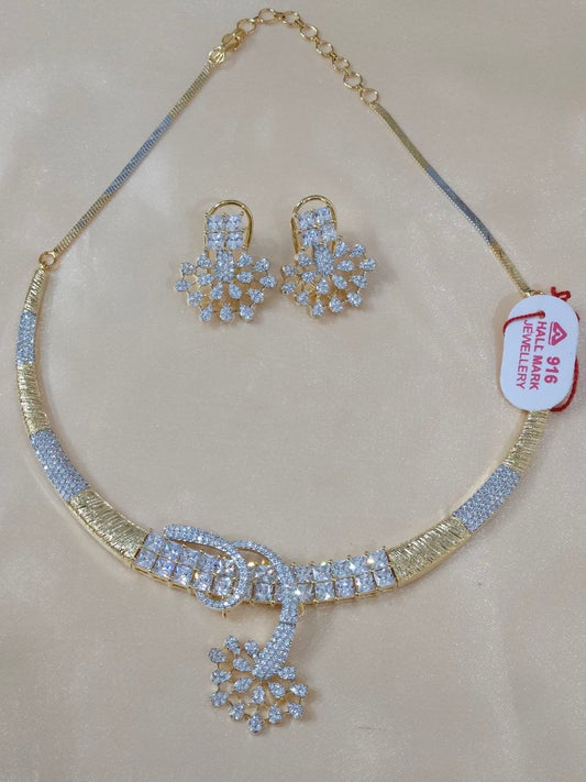 Tanishq 22 Carat Gold Polish AD Hasli Necklace [Premium]