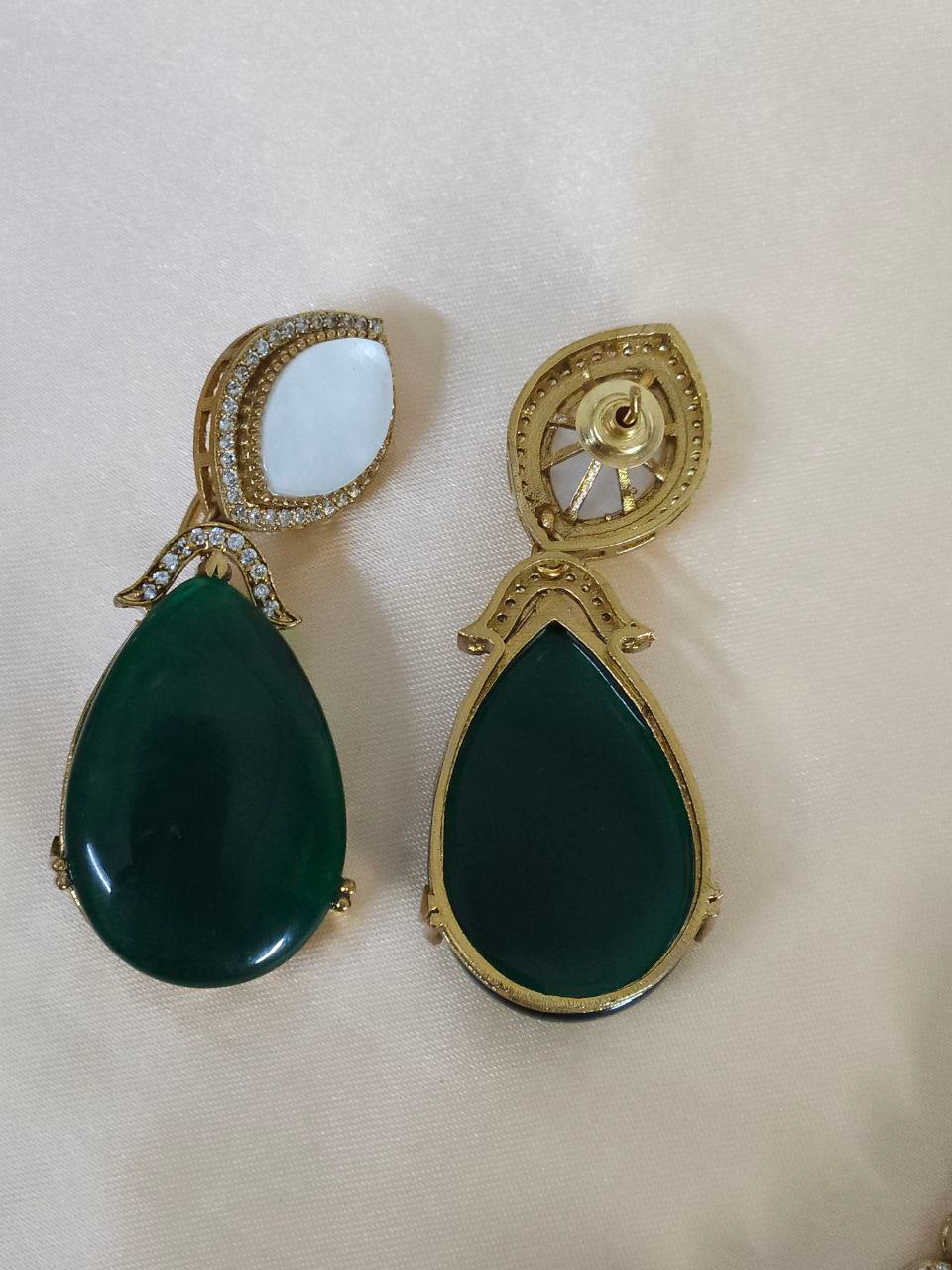 Mother of Pearl Green Long Antique Necklace