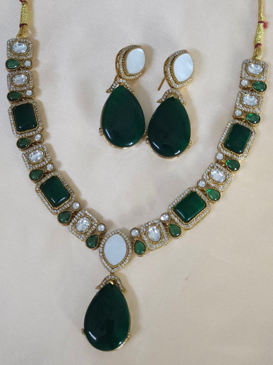 Mother of Pearl Green Long Antique Necklace