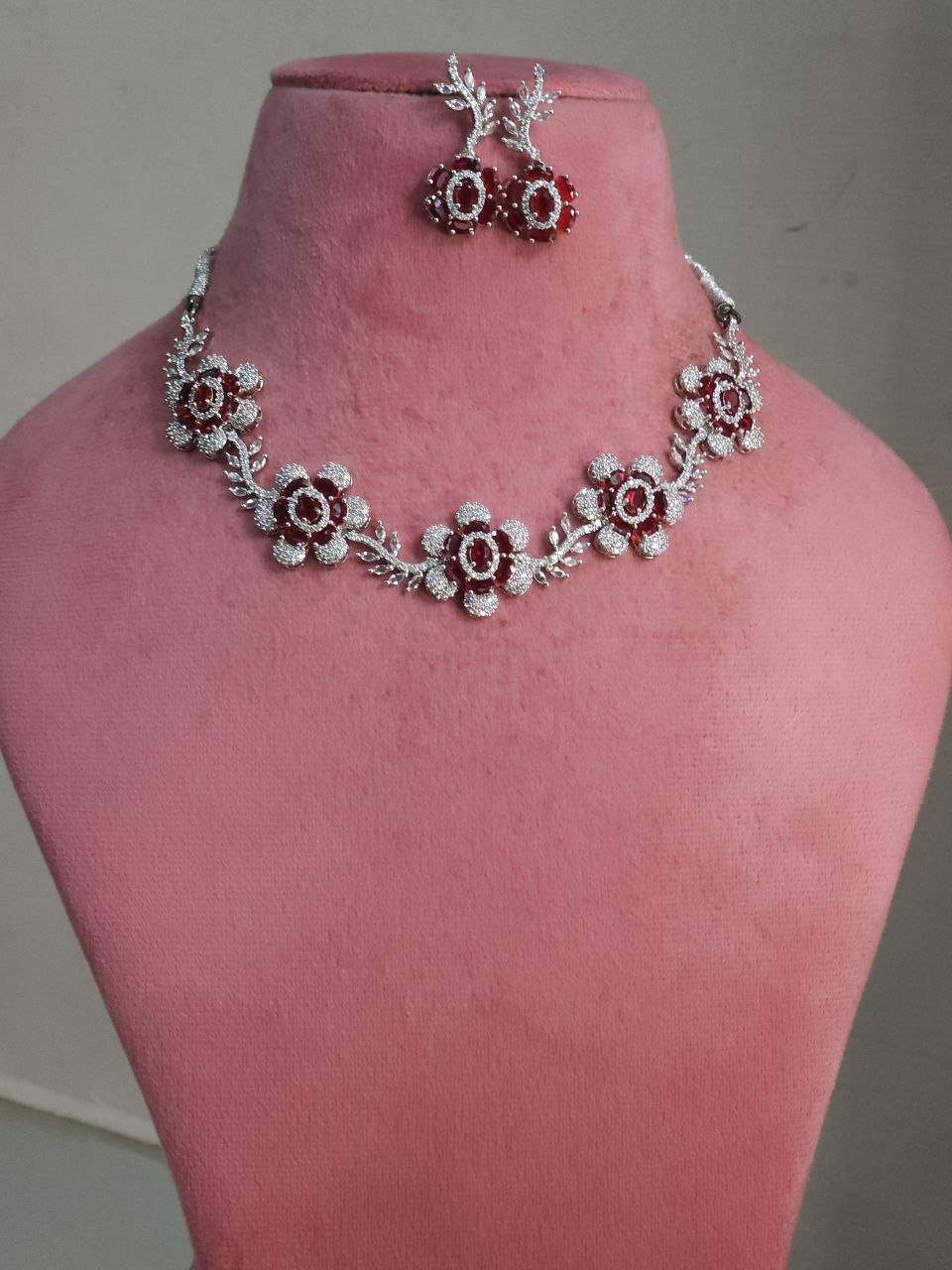 Premium Flower-Pattern Red AD Necklace