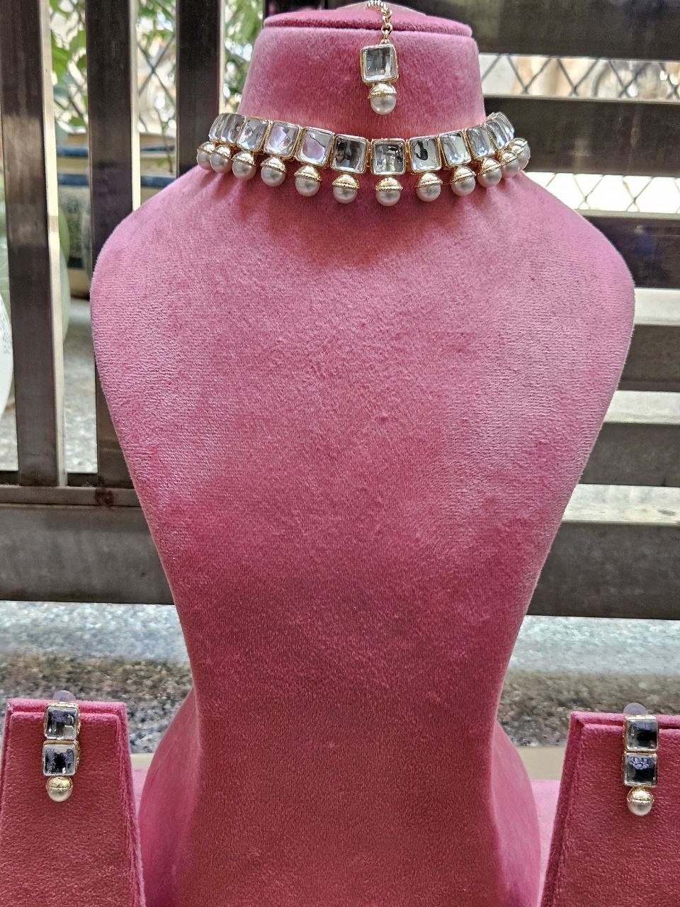 Mirror Pearl Choker