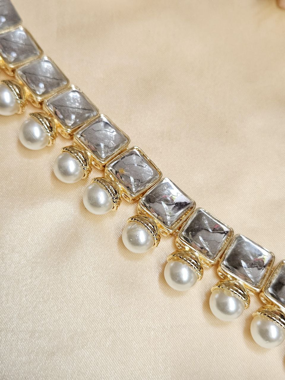 Mirror Pearl Choker