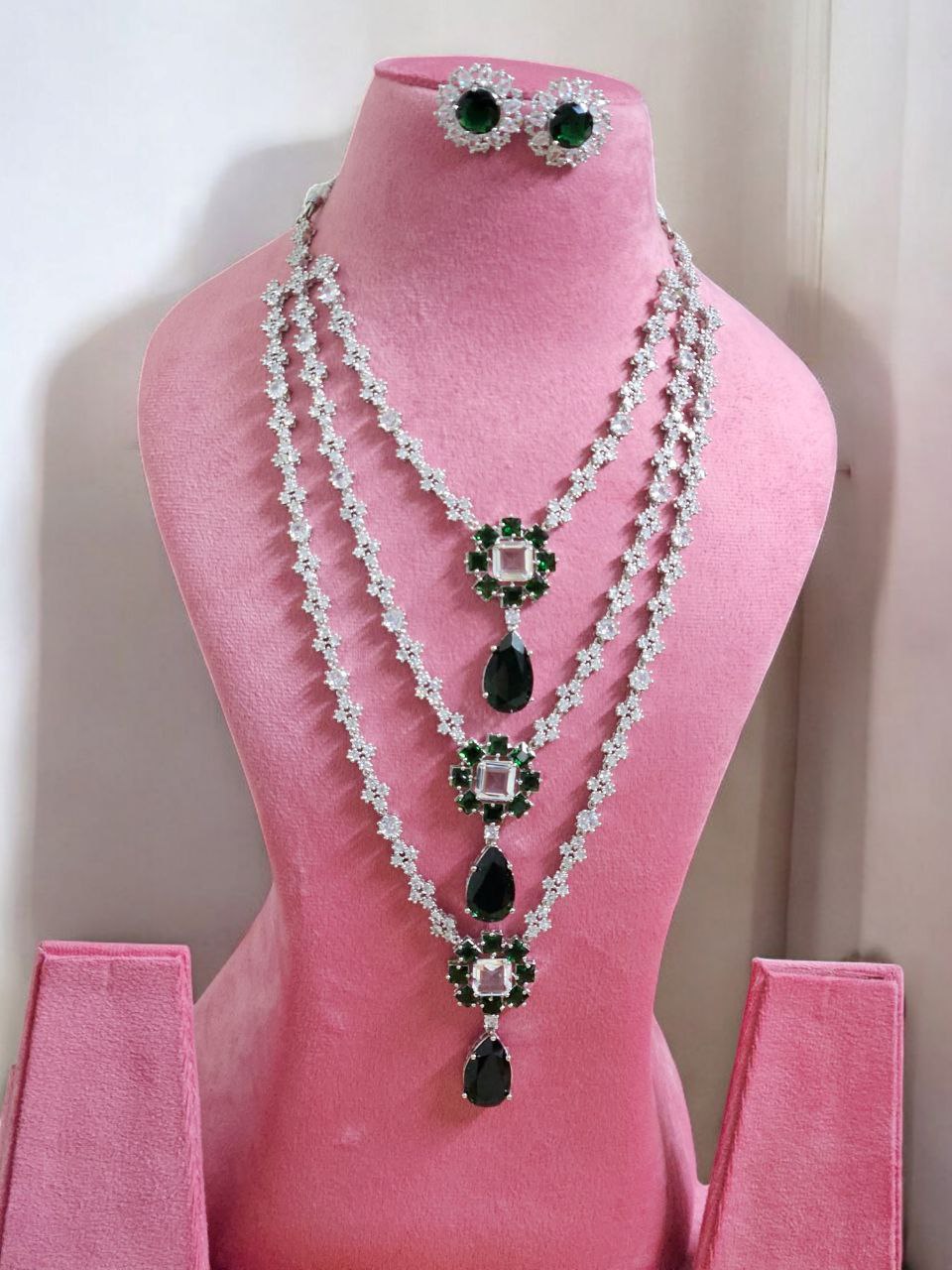 Neeta Ambani Big Stone 3 Layer Set