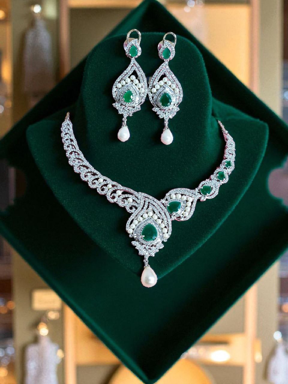 Tanishq Emerald Green Diamond Necklace