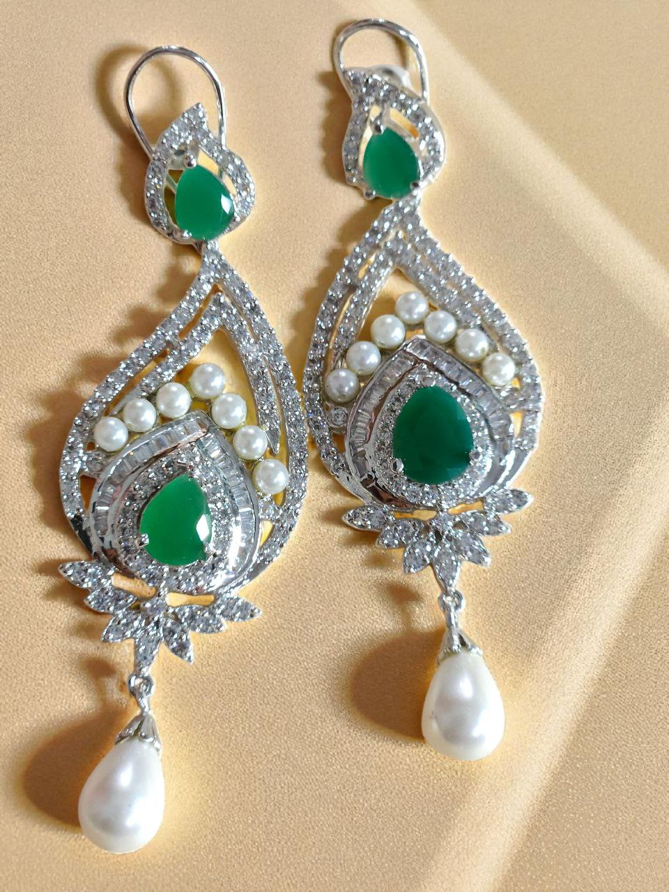 Tanishq Emerald Green Diamond Necklace