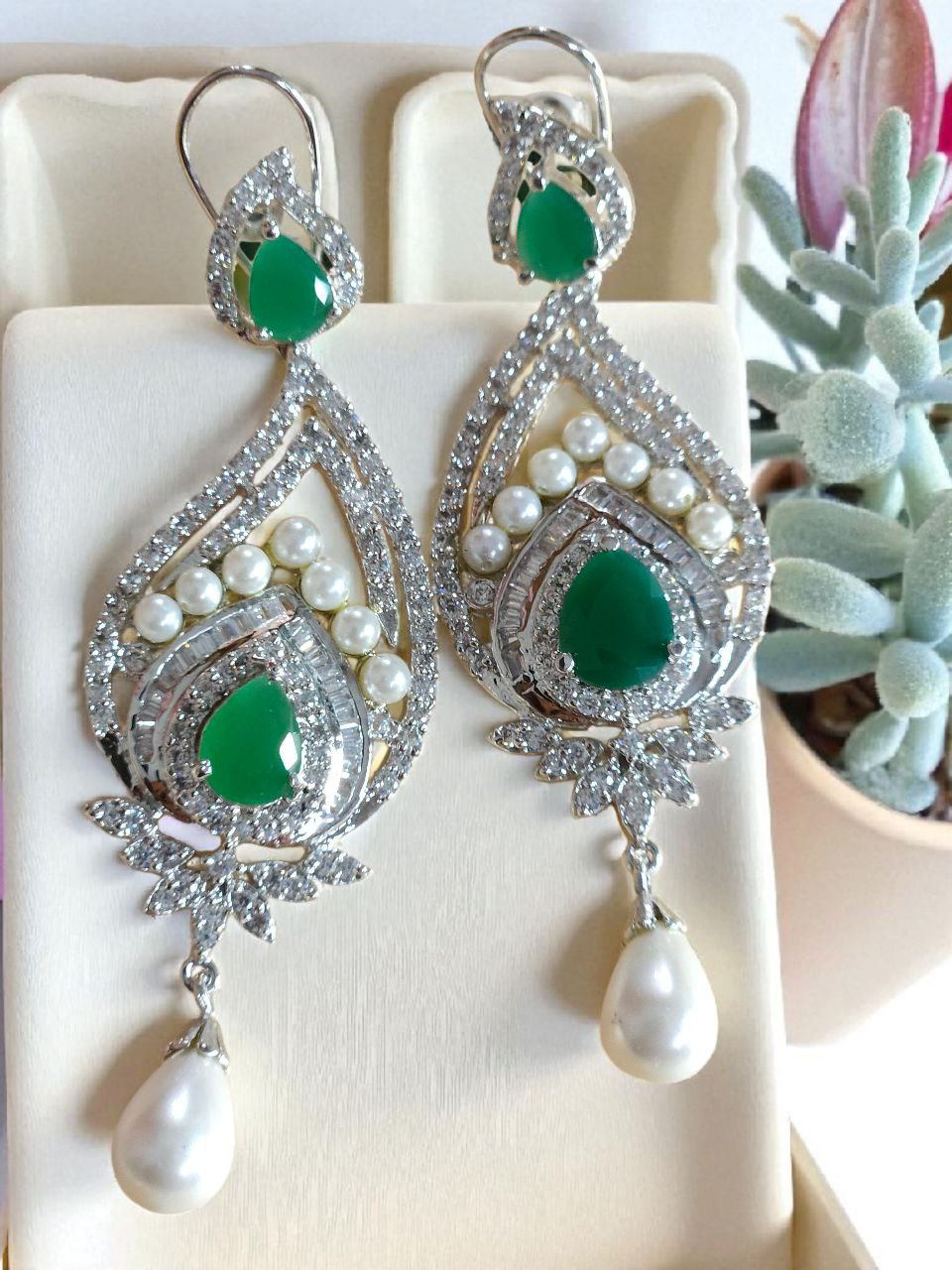 Tanishq Emerald Green Diamond Necklace